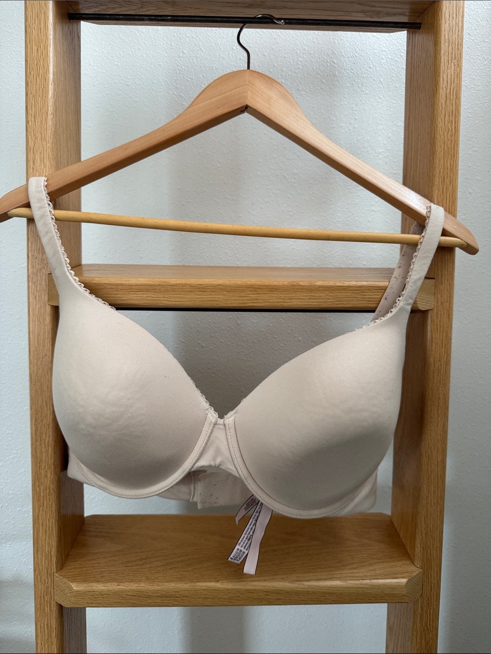 Body By Victoria Lined Perfect Coverage Victoria's Secret Light Nude Bra